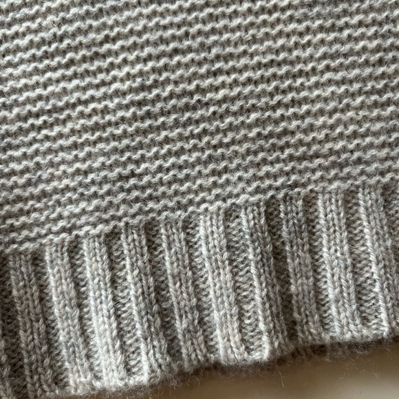 Beautifully crafted cashmere sweater - Picture 3 of 5